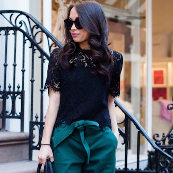 Banana Republic Tops - **SALE**Floral Lace Banana Republic Crop Top